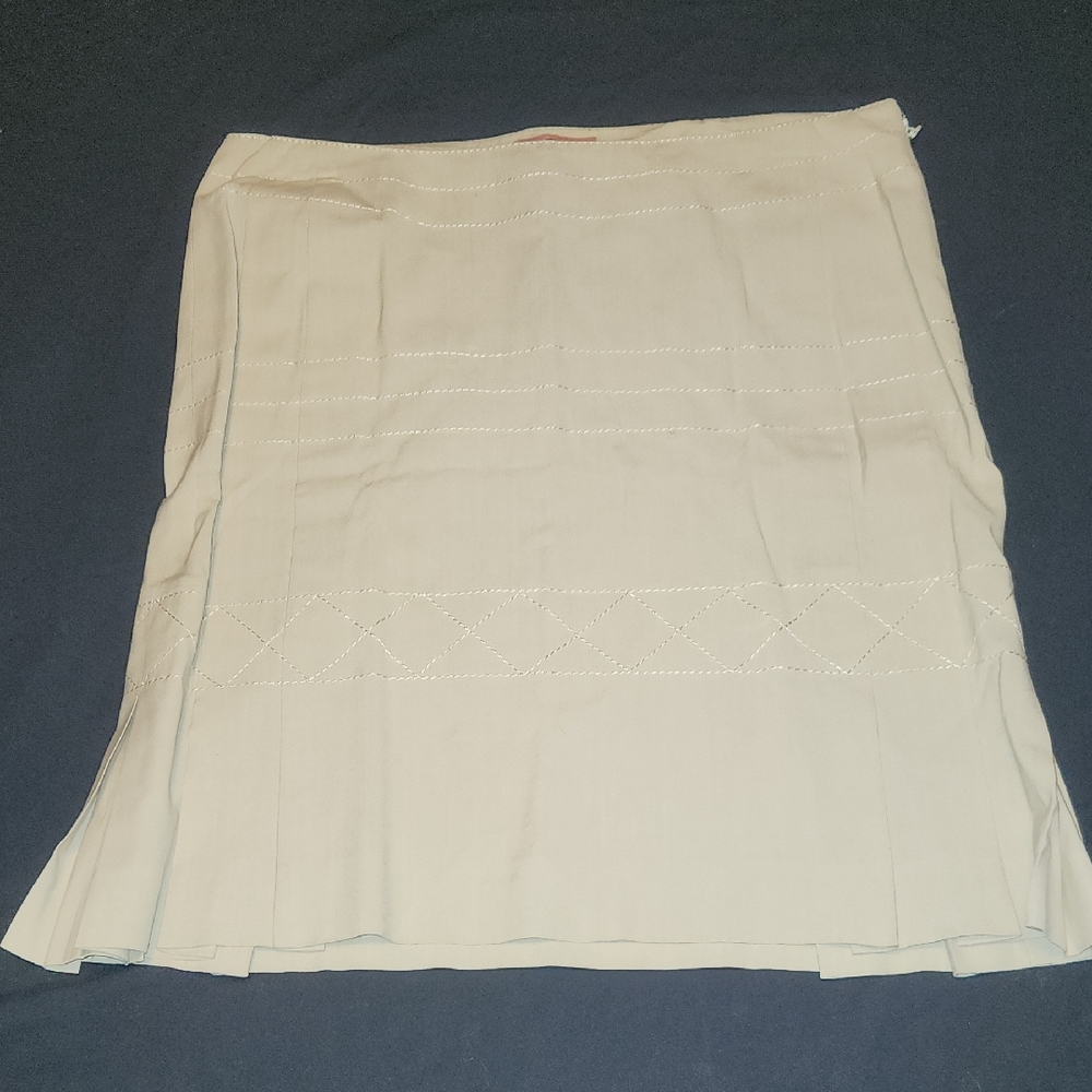 Kiltie Elegant Cream Skirt With Side Pleats, Size 6
